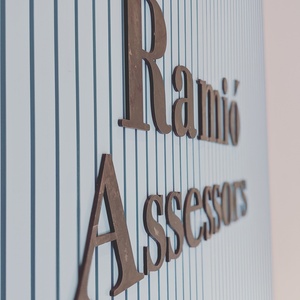 Diseño oficinas Ramió Assessors Girona interiorismo